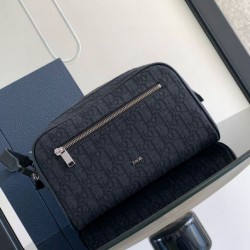 Replica Dior Toiletry Bag in Dior Black Oblique Jacquard Replica Dior Toiletry Bag in Dior Black Oblique Jacquard