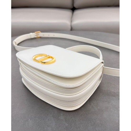 Replica Dior Medium 30 Montaigne Avenue Top Handle Bag Cream