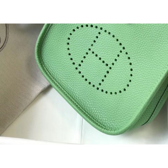 Replica Hermes Evelyne III TPM Mini Bag In Vert Criquet Clemence Leather