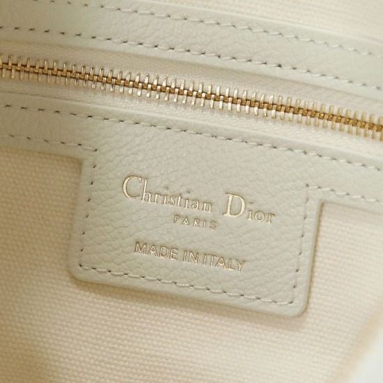 Special Grade Replica Dior Voyage Small/Medium Flat Hobo Bag in Macrocannage White Clone Sale