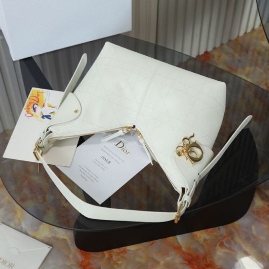 Special Grade Replica Dior Voyage Small/Medium Flat Hobo Bag in Macrocannage White Clone Sale
