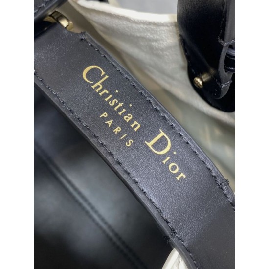 Special Grade Replica Dior Toujours Medium Macrocannage Bag, White/Black Clone Sale