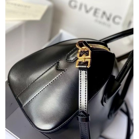 Special Grade Replica Givenchy Antigona Mini tote bag in black leather Clone Sale