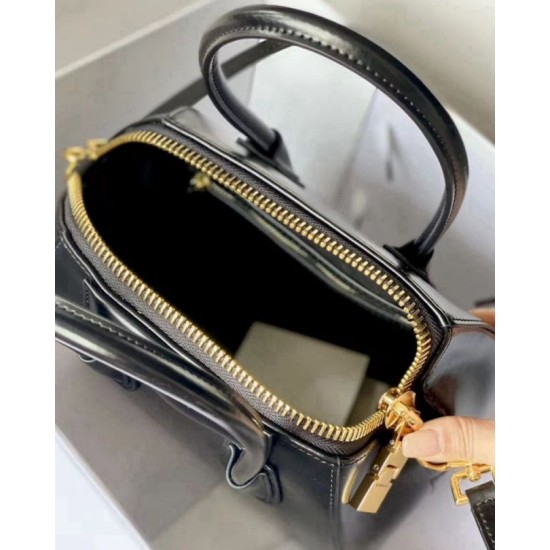 Special Grade Replica Givenchy Antigona Mini tote bag in black leather Clone Sale