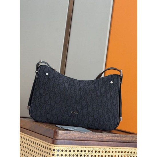 Special Grade Replica Men's Dior Medium Slider Zipped Hobo Bag in Black Dior Oblique Jacquard Clone Sale