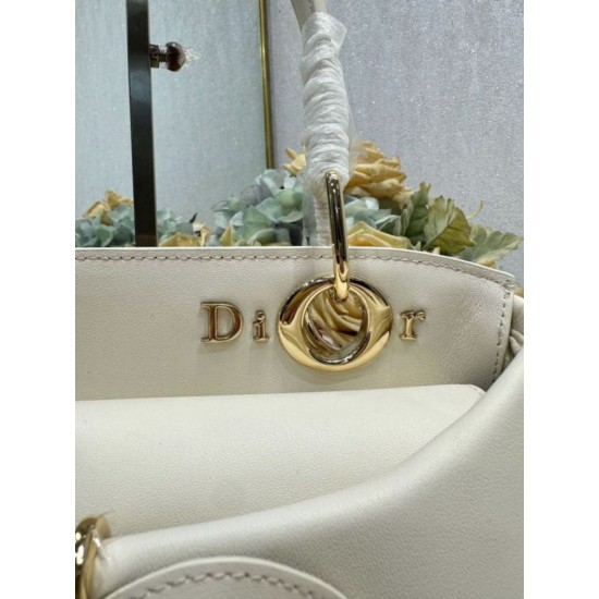Best Replica Dior CD 26SS Bow-Adorned Tote Bag White Fake At Cheap Price Special Grade Replica Dior CD 26SS Bow-Adorned Tote Bag White Clone Sale