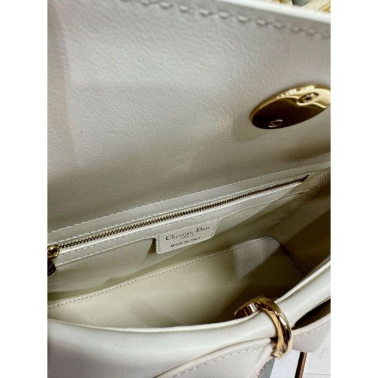 Best Replica Dior CD 26SS Bow-Adorned Tote Bag White Fake At Cheap Price Special Grade Replica Dior CD 26SS Bow-Adorned Tote Bag White Clone Sale