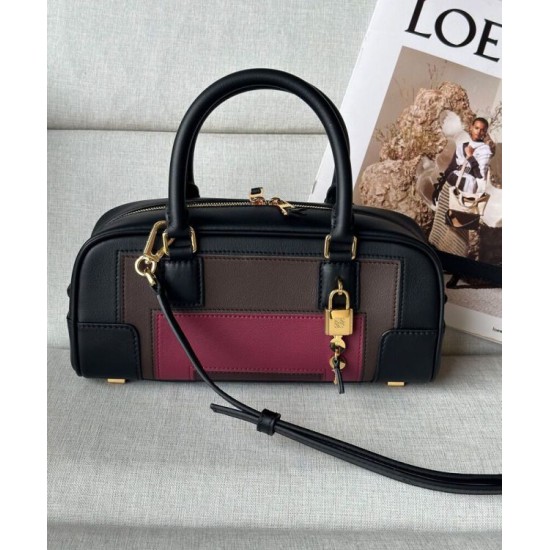 Special Grade Replica Loewe Amazona 23 Shoulder Bag with Padlock Detail in Black Clone Sale