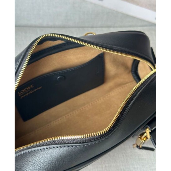 Special Grade Replica Loewe Amazona 23 Shoulder Bag with Padlock Detail in Black Clone Sale