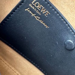 Special Grade Replica Loewe Amazona 23 Shoulder Bag with Padlock Detail in Black Clone Sale