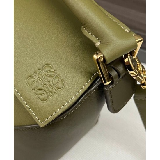 Best Replica Loewe Puzzle Edge Classic Vintage Bag Small Green Fake At Cheap Price Special Grade Replica Loewe Puzzle Edge Classic Vintage Bag Small Green Clone Sale