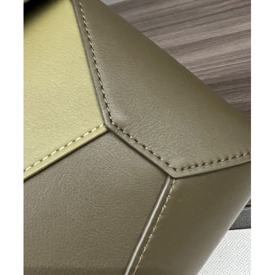 Best Replica Loewe Puzzle Edge Classic Vintage Bag Small Green Fake At Cheap Price Special Grade Replica Loewe Puzzle Edge Classic Vintage Bag Small Green Clone Sale
