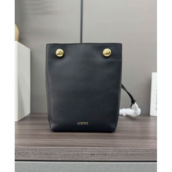 Special Grade Replica Loewe Pebble Pouch Bags Black Clone Sale