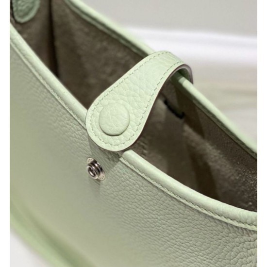 Special Grade Replica Hermes Evelyne III TPM Green Clemence Bag Clone Sale