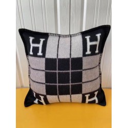 Special Grade Replica Hermes Avalon III Small Pillow in Black Clone Sale