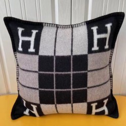 Special Grade Replica Hermes Avalon III Small Pillow in Black Clone Sale