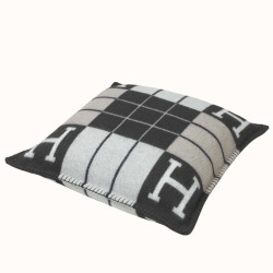 Special Grade Replica Hermes Avalon III Small Pillow in Black Clone Sale