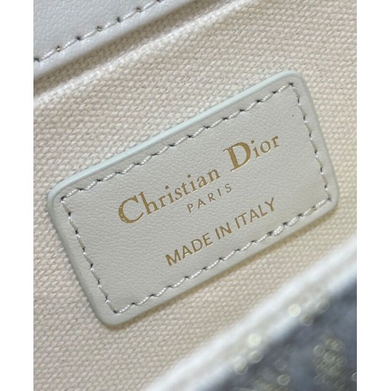 Replica Dior 30 Montaigne East-West Bag Dior Oblique denim With Chain Cream