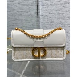 Replica Dior 30 Montaigne East-West Bag Dior Oblique denim With Chain Cream
