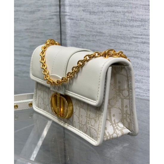 Replica Dior 30 Montaigne East-West Bag Dior Oblique denim With Chain Cream