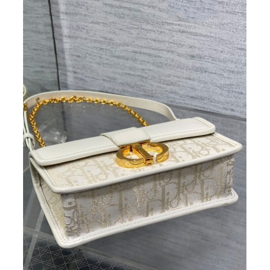 Replica Dior 30 Montaigne East-West Bag Dior Oblique denim With Chain Cream