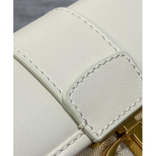 Replica Dior 30 Montaigne East-West Bag Dior Oblique denim With Chain Cream