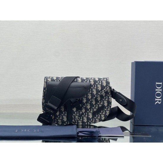 Replica Christian Dior Saddle Men Pouch Dior Oblique Jacquard Beige /Black Replica Christian Dior Saddle Men Pouch Dior Oblique Jacquard Beige /Black