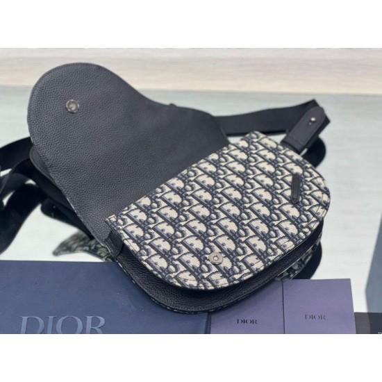 Replica Christian Dior Saddle Men Pouch Dior Oblique Jacquard Beige /Black Replica Christian Dior Saddle Men Pouch Dior Oblique Jacquard Beige /Black