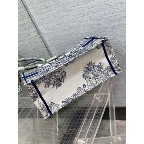 Replica Dior Medium Dior Book Tote Rêve d'Infini Embroidery White /Blue