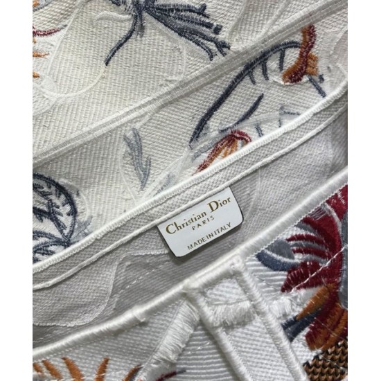 Fake Christian Dior Multicolor Saddle Camouflage Embroidered Canvas Bag With Multicolored Flowers White Replica Replica Christian Dior Multicolor Saddle Camouflage Embroidered Canvas Bag With Multicolored Flowers White
