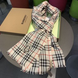 Fake Burberry TB Check Horseferry Cashmere Shawl 70 x 200 Black Replica Replica Burberry TB Check Horseferry Cashmere Shawl 70 x 200 Black