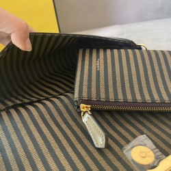 Replica Wallet On Chain With Pouches Black