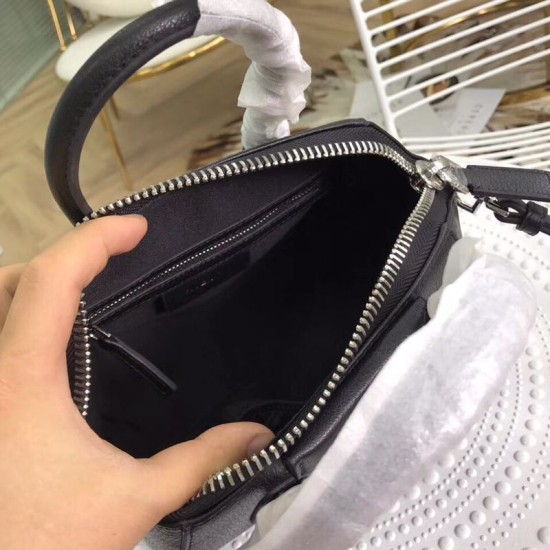 Replica Givenchy Antigona Mini Bag Black