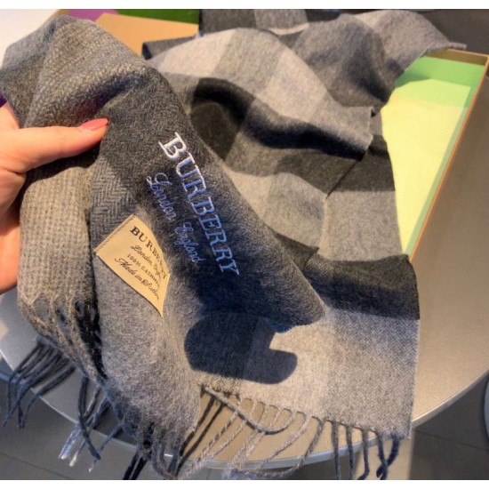 Fake Burberry Classic Cashmere Scarf 30 x 200 Replica