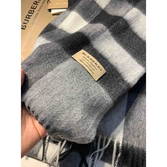 Replica Burberry Classic Medium Check Cashmere Shawl 40 x 180